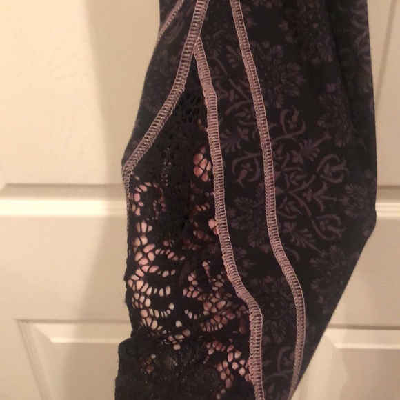 C Active -Large Athletic Pants Black Purple Design -Lace Inset at Outside Ankle - Picture 3 of 7